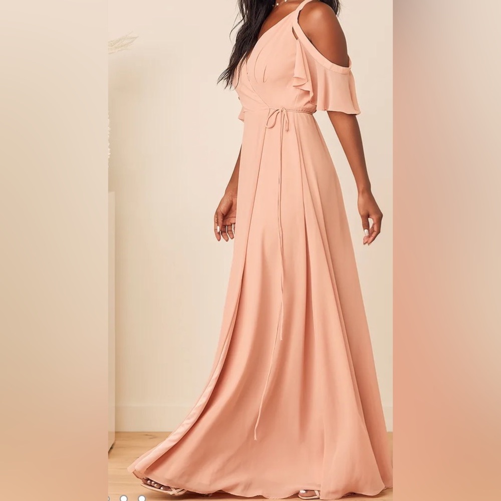 🤩 Beautiful blush pink, flowy Lulu’s dress- women’s size medium